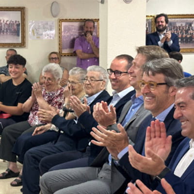 Representatives from SMART Technologies, LifeLoop and the government of Murcia cheering for the technology and trial launch.